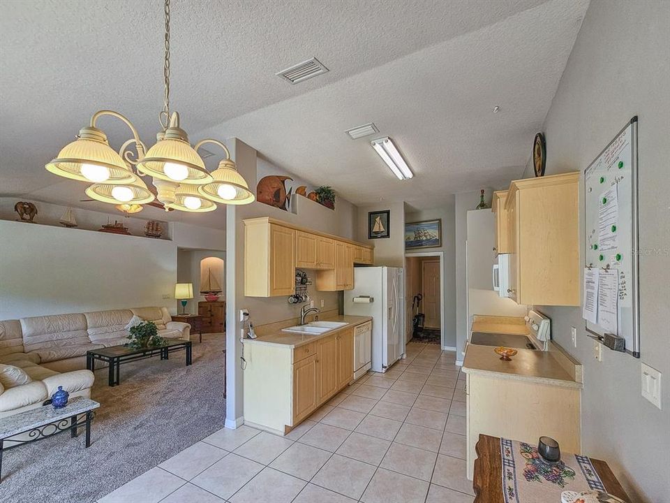 En Venta: $339,900 (3 camas, 2 baños, 1669 Pies cuadrados)