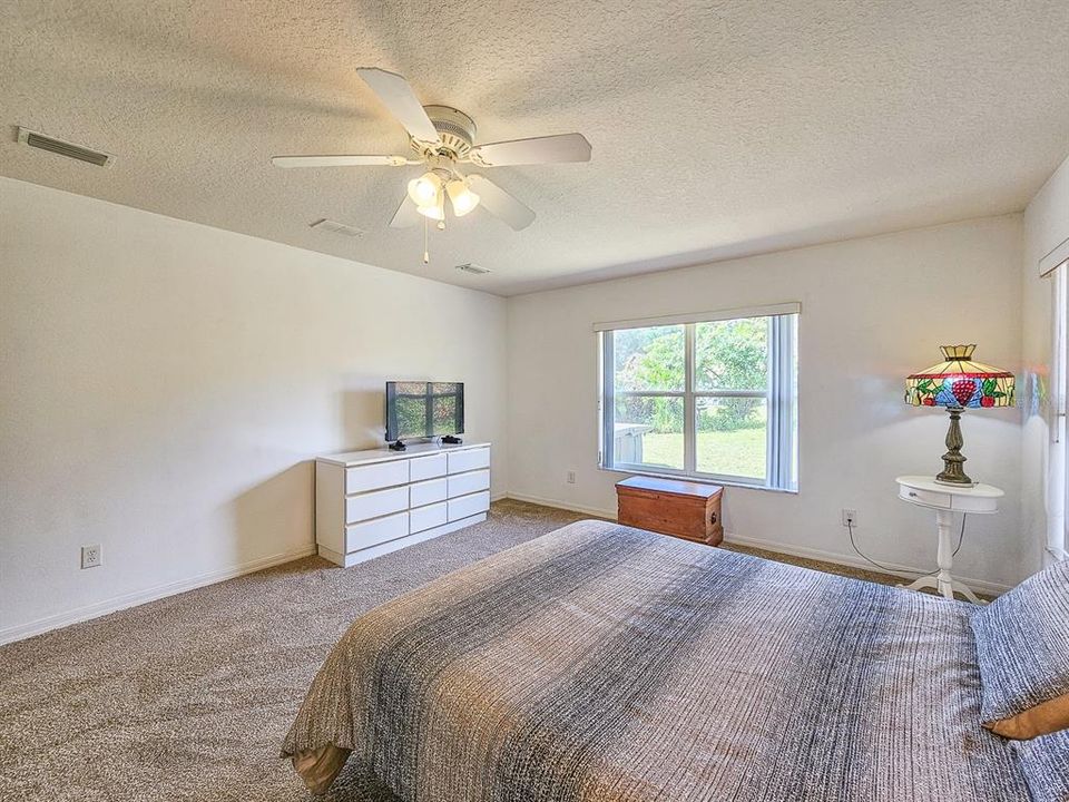 En Venta: $339,900 (3 camas, 2 baños, 1669 Pies cuadrados)