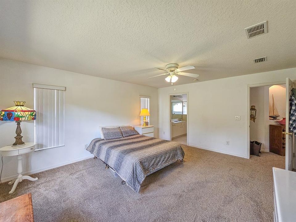 En Venta: $339,900 (3 camas, 2 baños, 1669 Pies cuadrados)