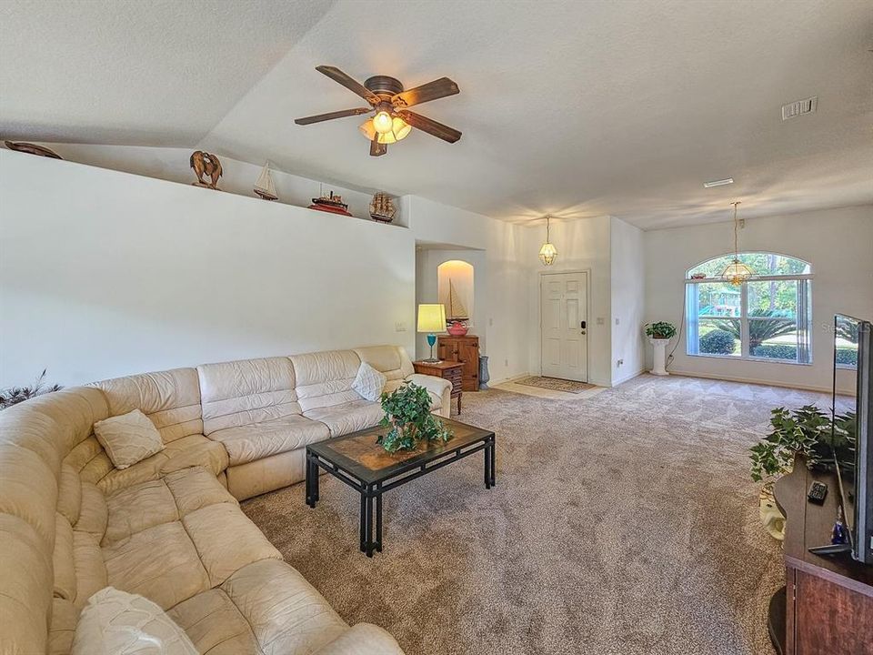 En Venta: $339,900 (3 camas, 2 baños, 1669 Pies cuadrados)