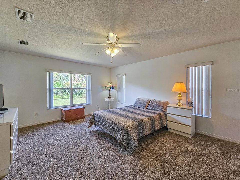 En Venta: $339,900 (3 camas, 2 baños, 1669 Pies cuadrados)