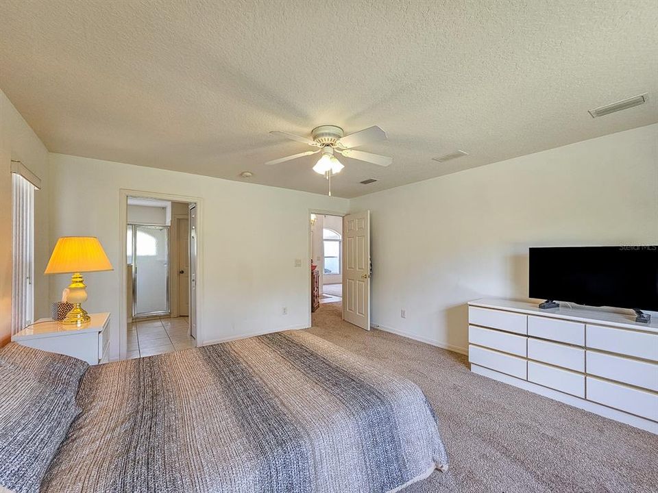 En Venta: $339,900 (3 camas, 2 baños, 1669 Pies cuadrados)