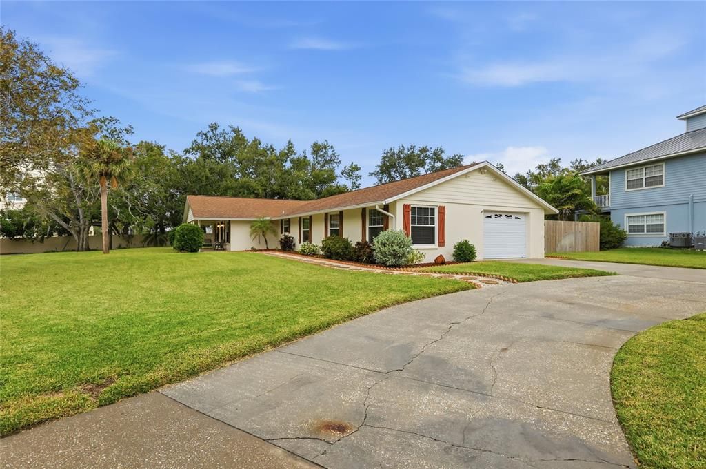 For Sale: $659,000 (3 beds, 3 baths, 2384 Square Feet)