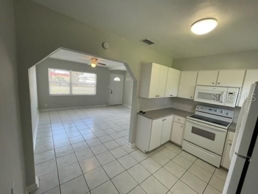 出租: $1,795 (2 贝兹, 1 浴室, 696 平方英尺)