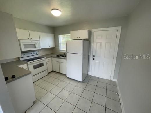 出租: $1,795 (2 贝兹, 1 浴室, 696 平方英尺)