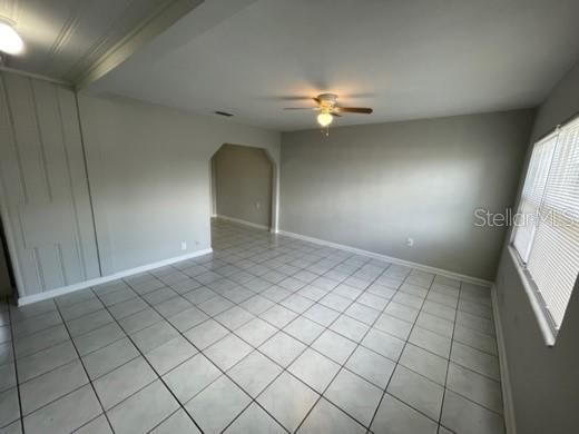 出租: $1,795 (2 贝兹, 1 浴室, 696 平方英尺)