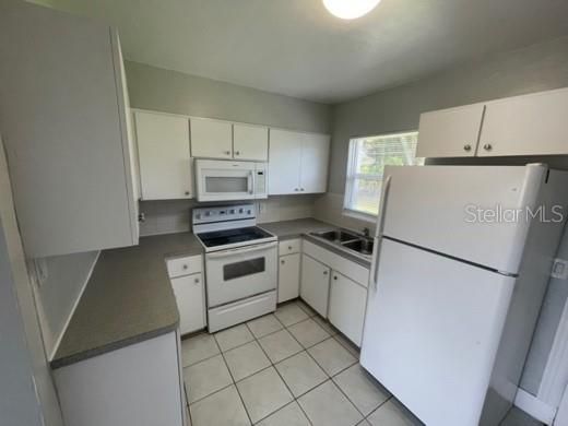 出租: $1,795 (2 贝兹, 1 浴室, 696 平方英尺)