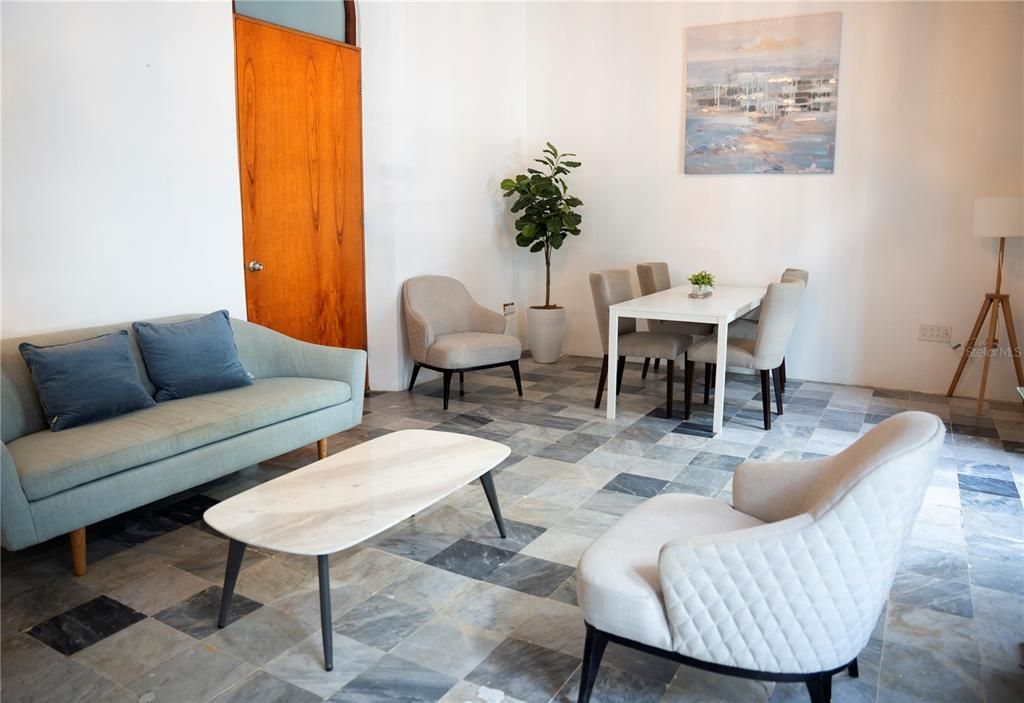 En Venta: $595,000 (1 camas, 1 baños, 929 Pies cuadrados)