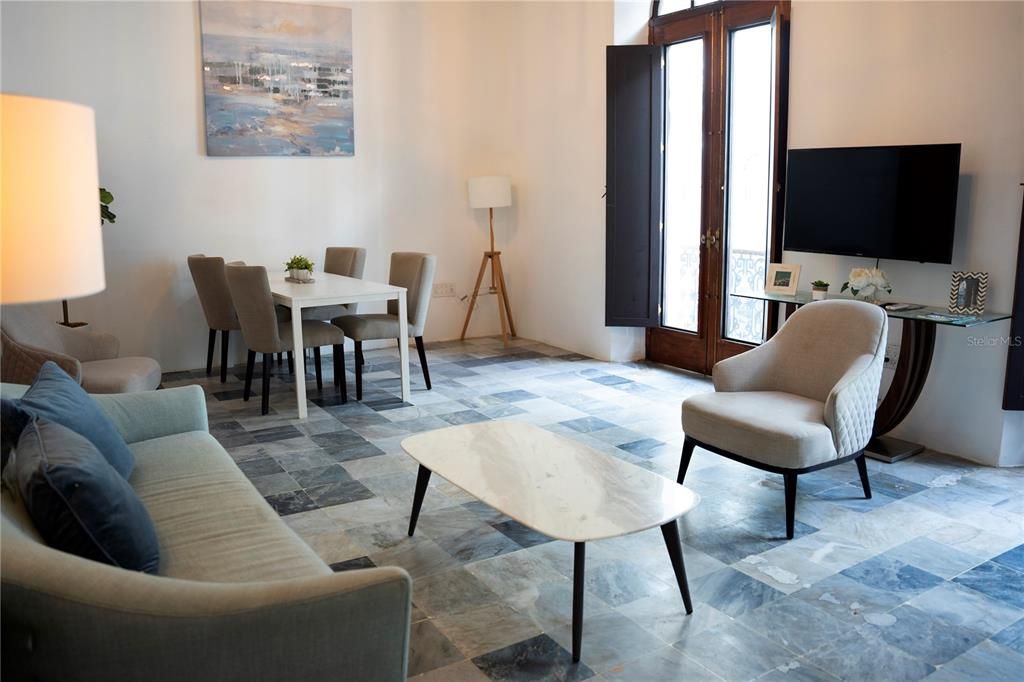 En Venta: $595,000 (1 camas, 1 baños, 929 Pies cuadrados)