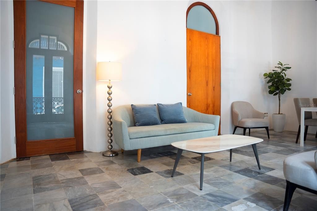 En Venta: $595,000 (1 camas, 1 baños, 929 Pies cuadrados)