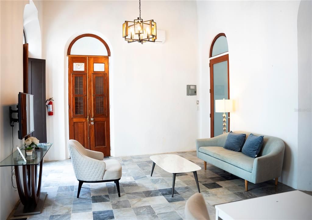 En Venta: $595,000 (1 camas, 1 baños, 929 Pies cuadrados)