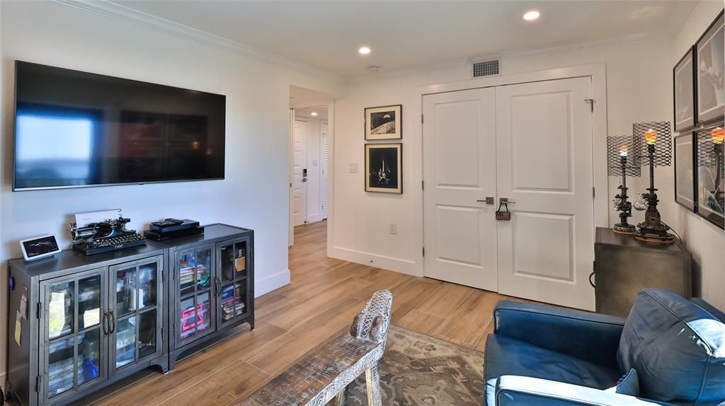 En Venta: $925,000 (2 camas, 2 baños, 1259 Pies cuadrados)