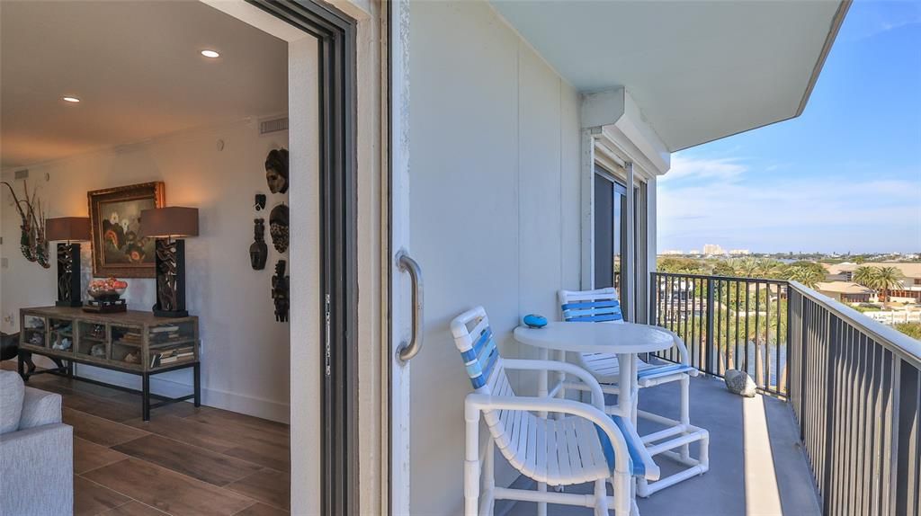 En Venta: $925,000 (2 camas, 2 baños, 1259 Pies cuadrados)