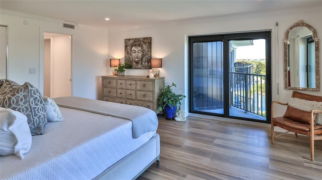 En Venta: $925,000 (2 camas, 2 baños, 1259 Pies cuadrados)