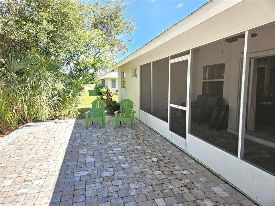 For Rent: $3,900 (3 beds, 2 baths, 1637 Square Feet)