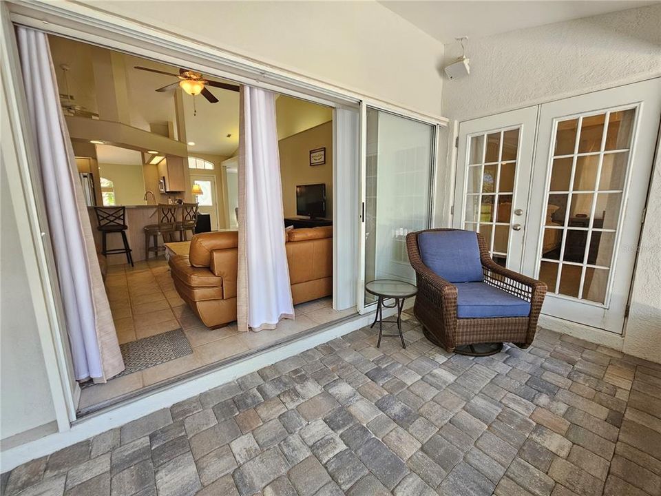 For Rent: $3,900 (3 beds, 2 baths, 1637 Square Feet)