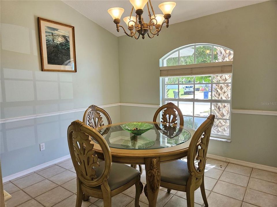 For Rent: $3,900 (3 beds, 2 baths, 1637 Square Feet)