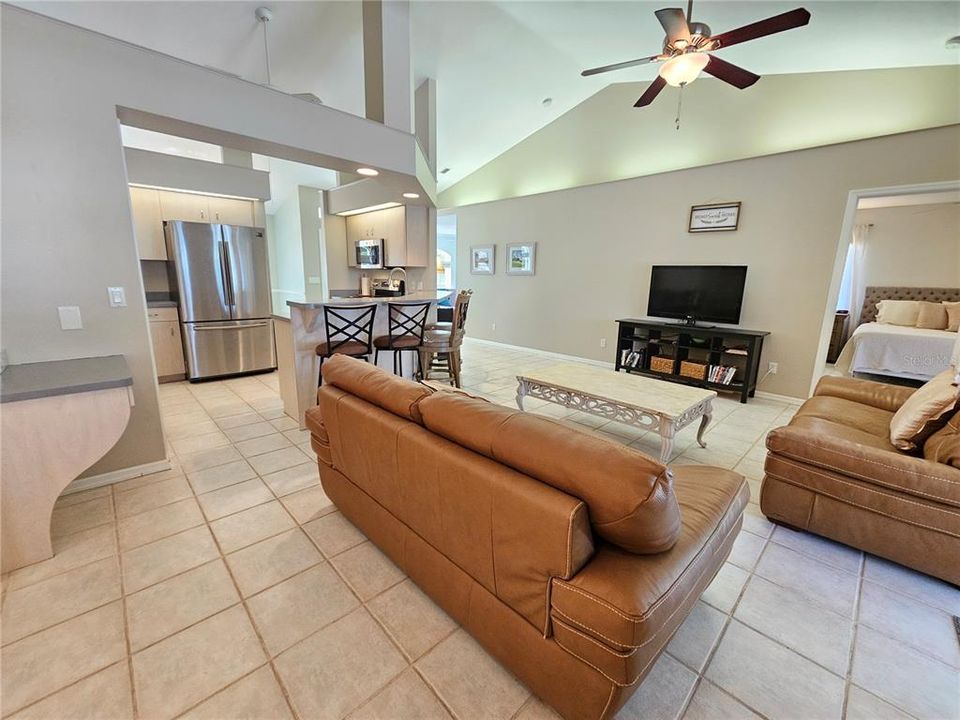 For Rent: $3,900 (3 beds, 2 baths, 1637 Square Feet)