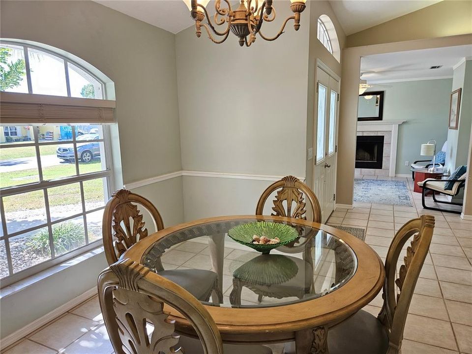 For Rent: $3,900 (3 beds, 2 baths, 1637 Square Feet)