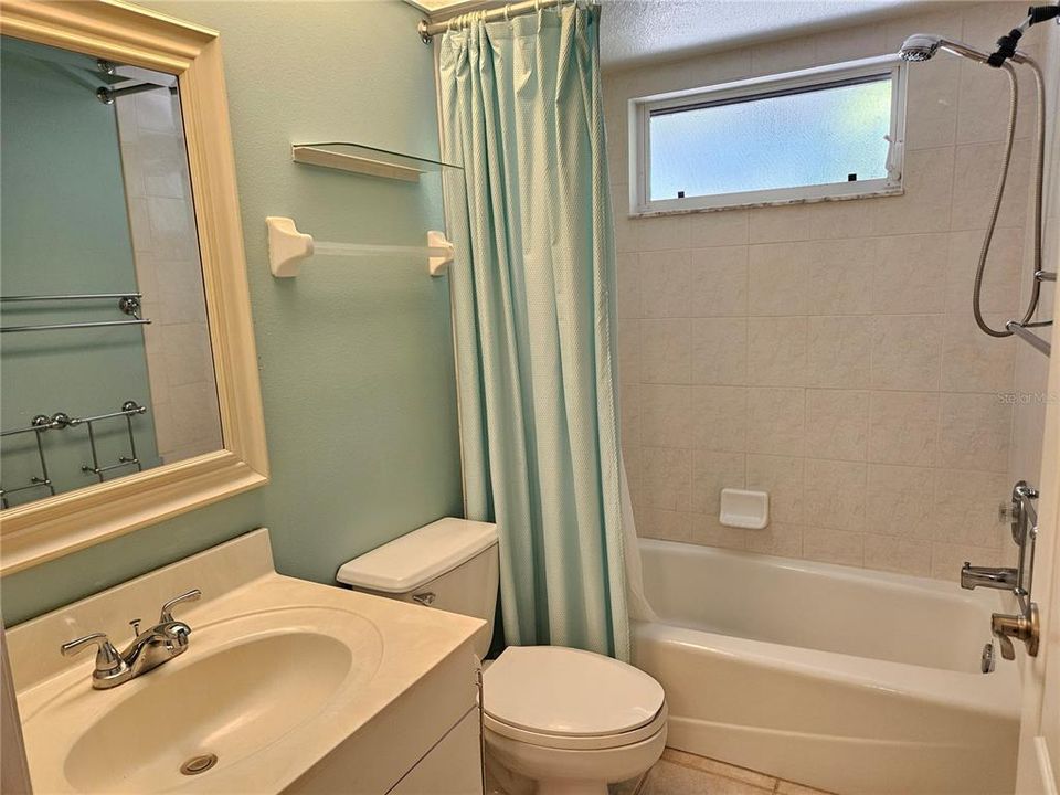 For Rent: $3,900 (3 beds, 2 baths, 1637 Square Feet)