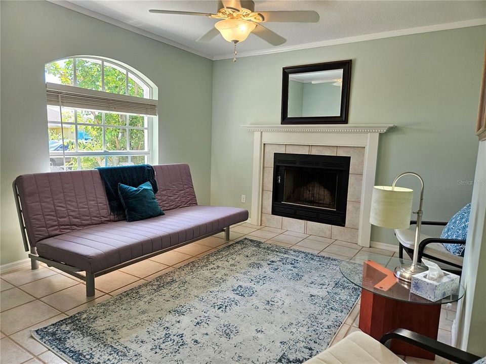 For Rent: $3,900 (3 beds, 2 baths, 1637 Square Feet)