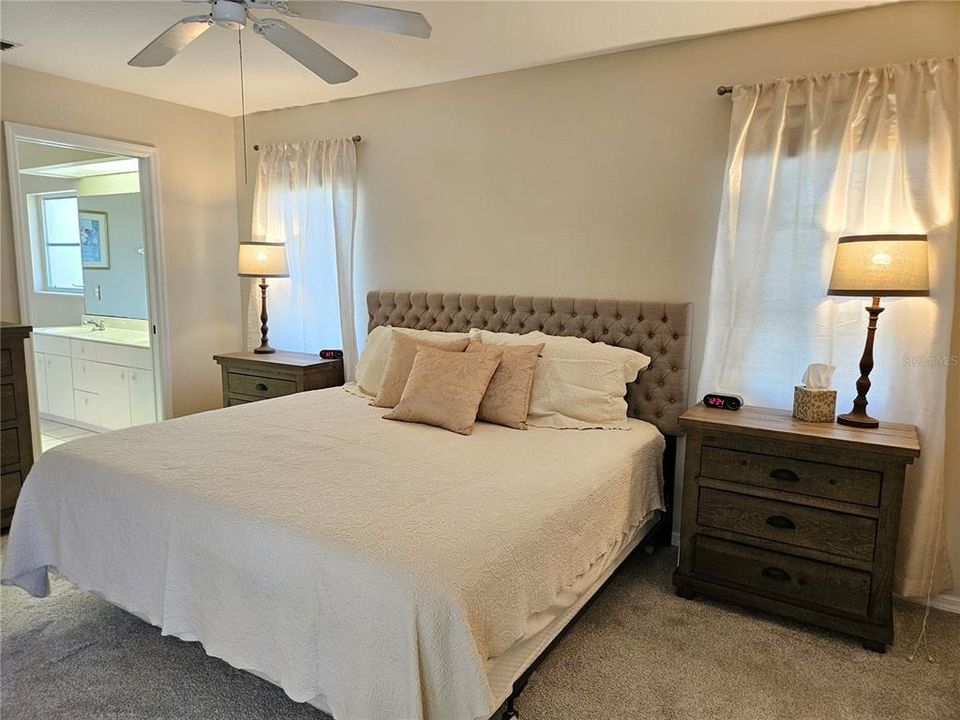 For Rent: $3,900 (3 beds, 2 baths, 1637 Square Feet)