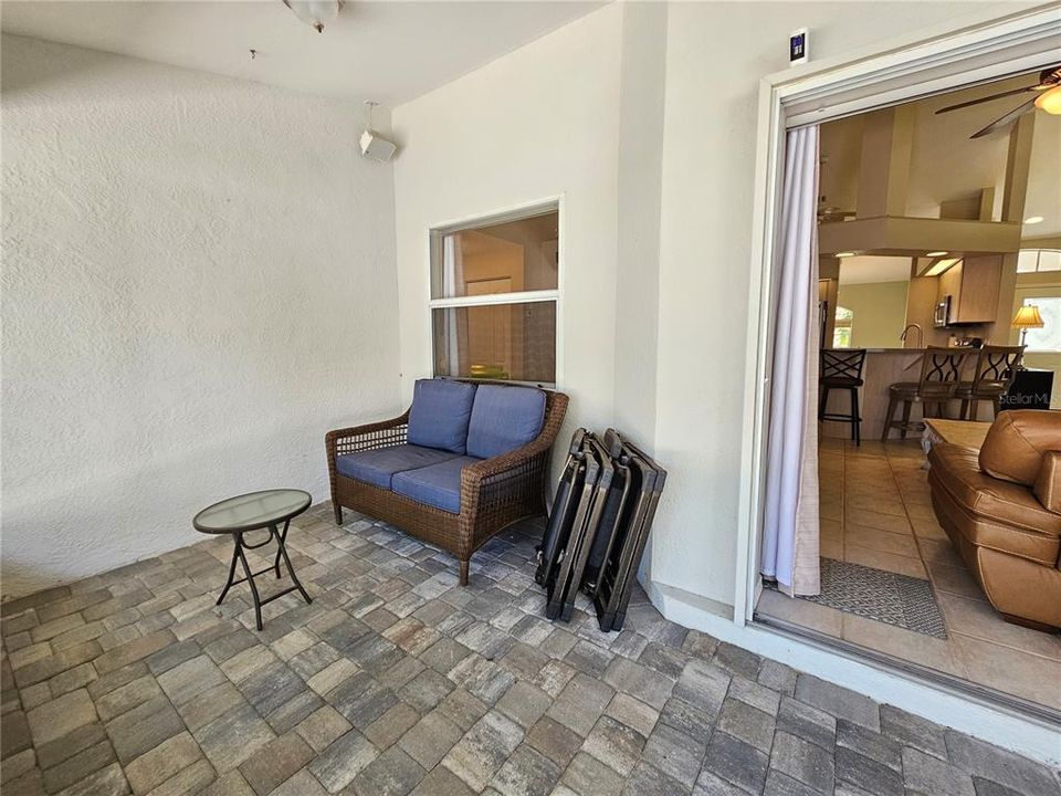 For Rent: $3,900 (3 beds, 2 baths, 1637 Square Feet)