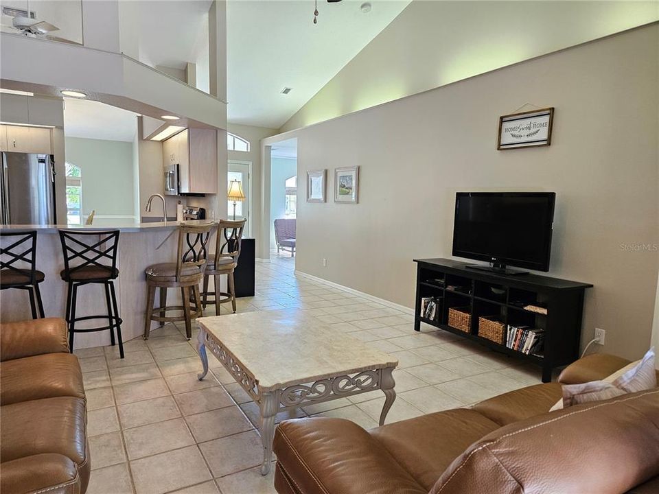 For Rent: $3,900 (3 beds, 2 baths, 1637 Square Feet)