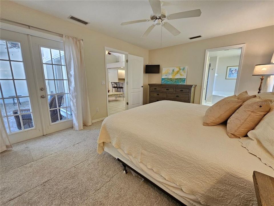 For Rent: $3,900 (3 beds, 2 baths, 1637 Square Feet)