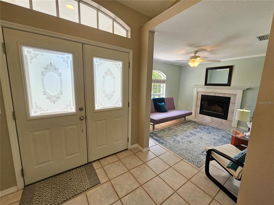 For Rent: $3,900 (3 beds, 2 baths, 1637 Square Feet)