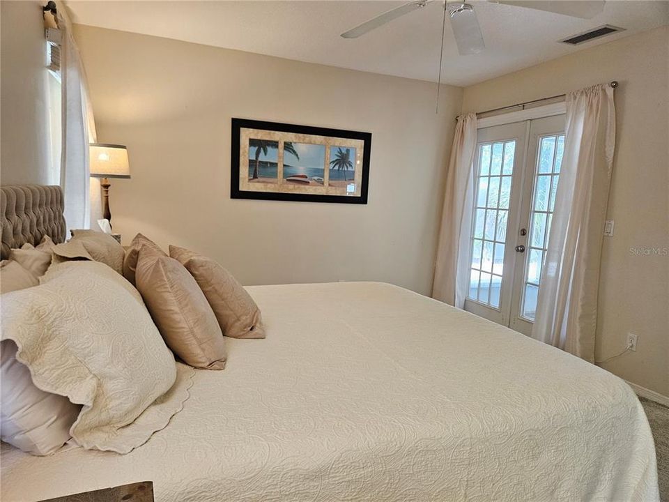 For Rent: $3,900 (3 beds, 2 baths, 1637 Square Feet)