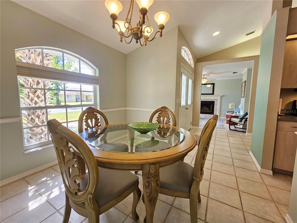 For Rent: $3,900 (3 beds, 2 baths, 1637 Square Feet)