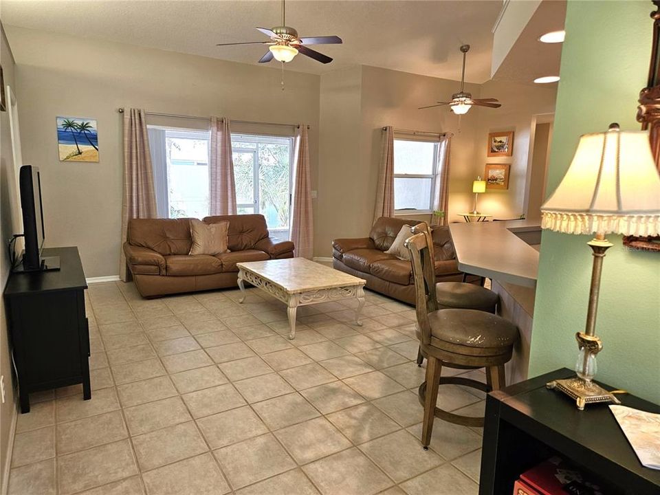 For Rent: $3,900 (3 beds, 2 baths, 1637 Square Feet)