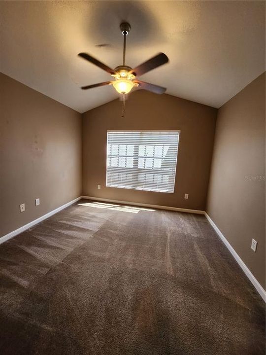 Active With Contract: $1,900 (3 beds, 2 baths, 1622 Square Feet)