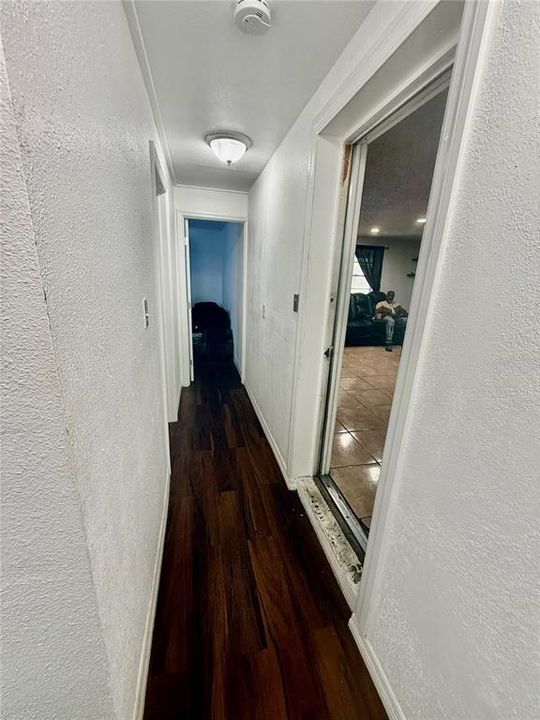 Под контрактом: $399,000 (3 спален, 2 ванн, 1670 Квадратных фут)