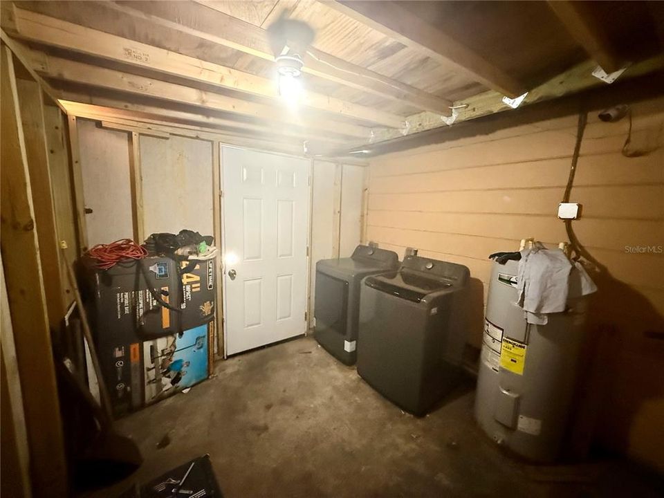 Под контрактом: $399,000 (3 спален, 2 ванн, 1670 Квадратных фут)