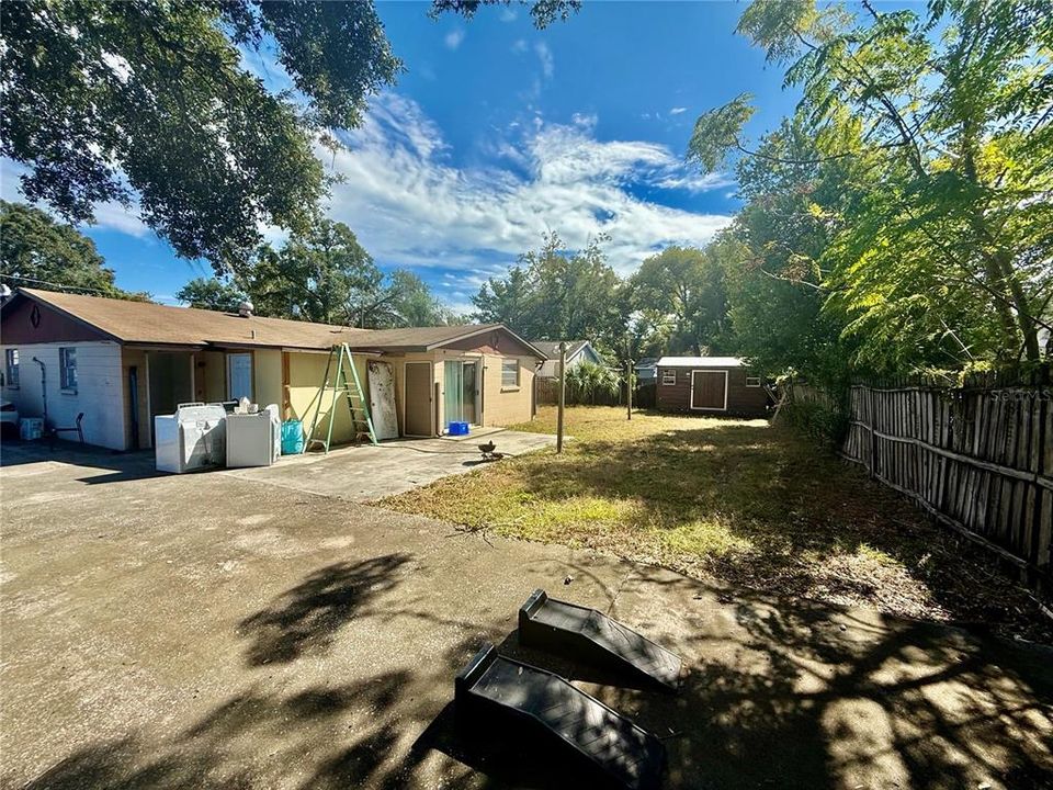 Под контрактом: $399,000 (3 спален, 2 ванн, 1670 Квадратных фут)