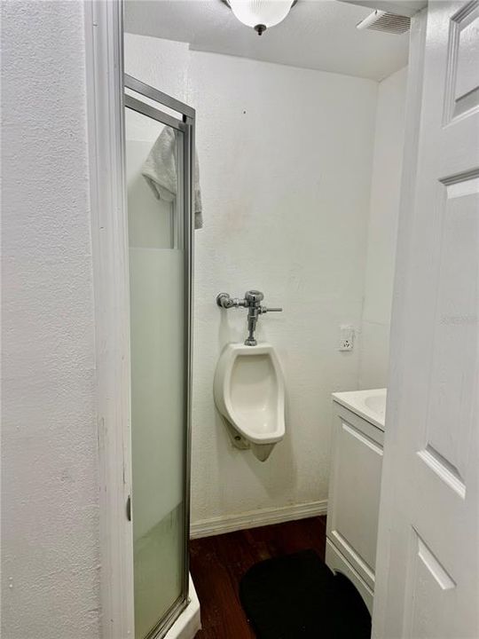 Под контрактом: $399,000 (3 спален, 2 ванн, 1670 Квадратных фут)