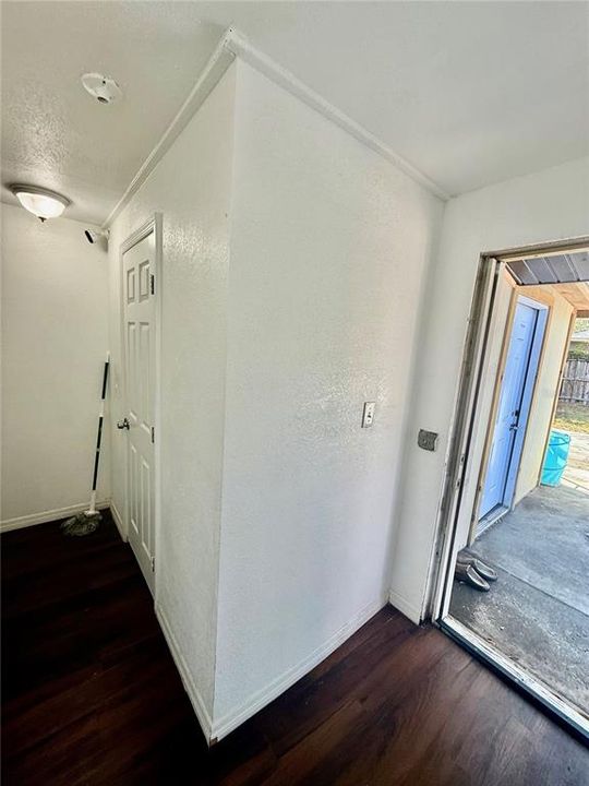 Под контрактом: $399,000 (3 спален, 2 ванн, 1670 Квадратных фут)