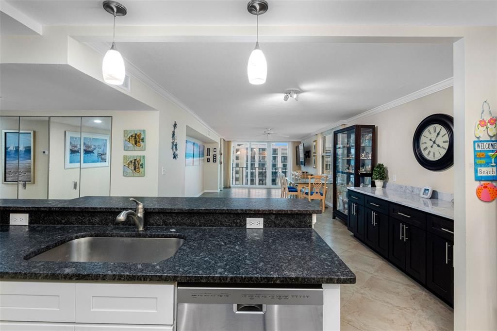 待售: $747,777 (2 贝兹, 2 浴室, 1392 平方英尺)