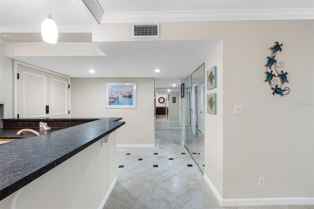 待售: $747,777 (2 贝兹, 2 浴室, 1392 平方英尺)