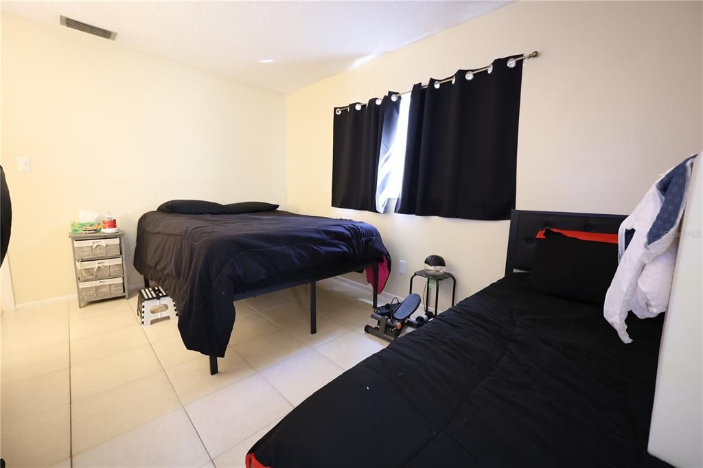 На продажу: $425,000 (4 спален, 0 ванн, 1858 Квадратных фут)