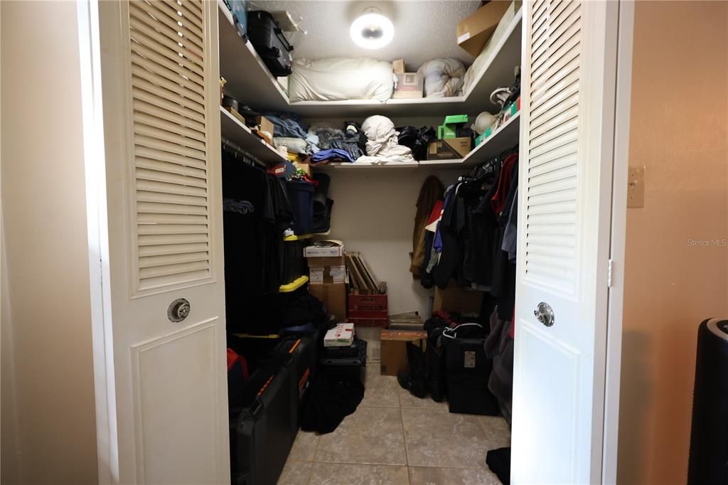 На продажу: $425,000 (4 спален, 0 ванн, 1858 Квадратных фут)