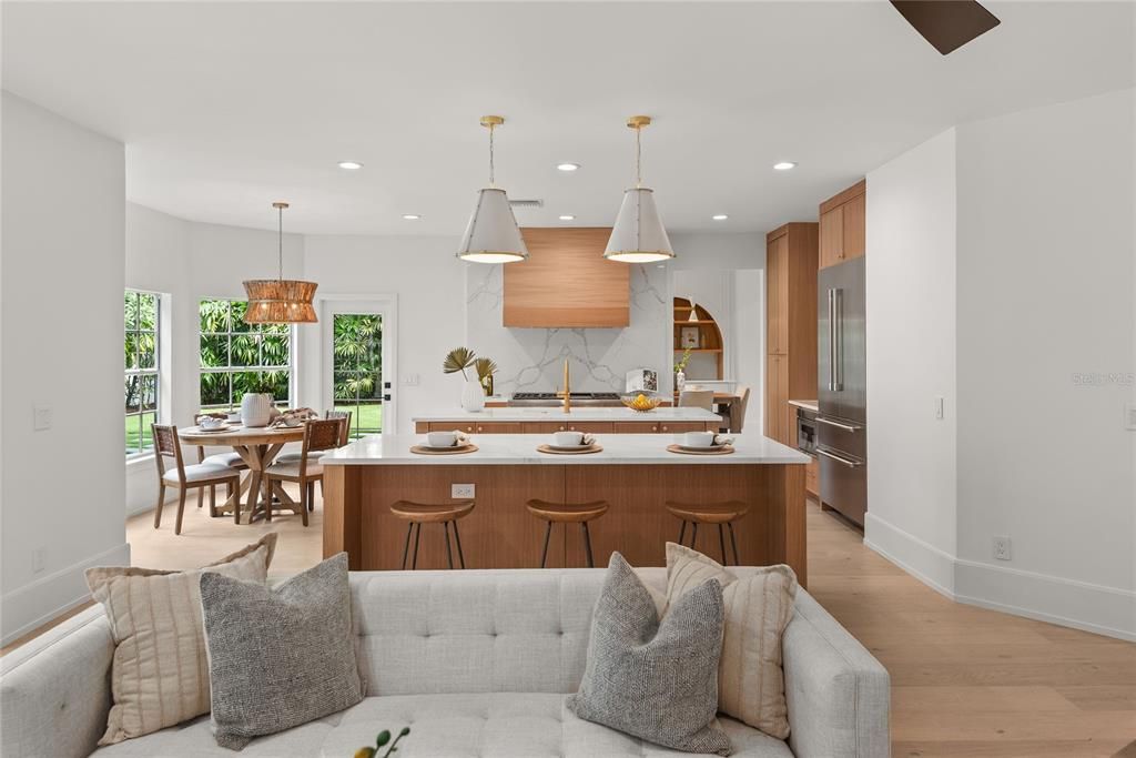 На продажу: $2,295,000 (5 спален, 3 ванн, 3691 Квадратных фут)