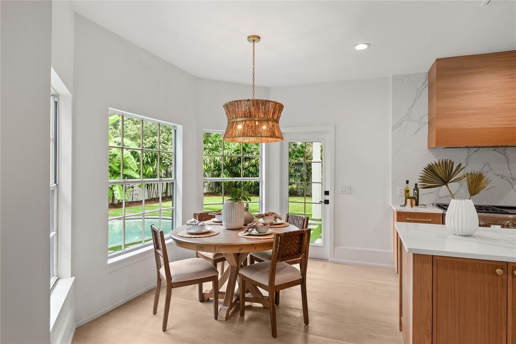 На продажу: $2,295,000 (5 спален, 3 ванн, 3691 Квадратных фут)