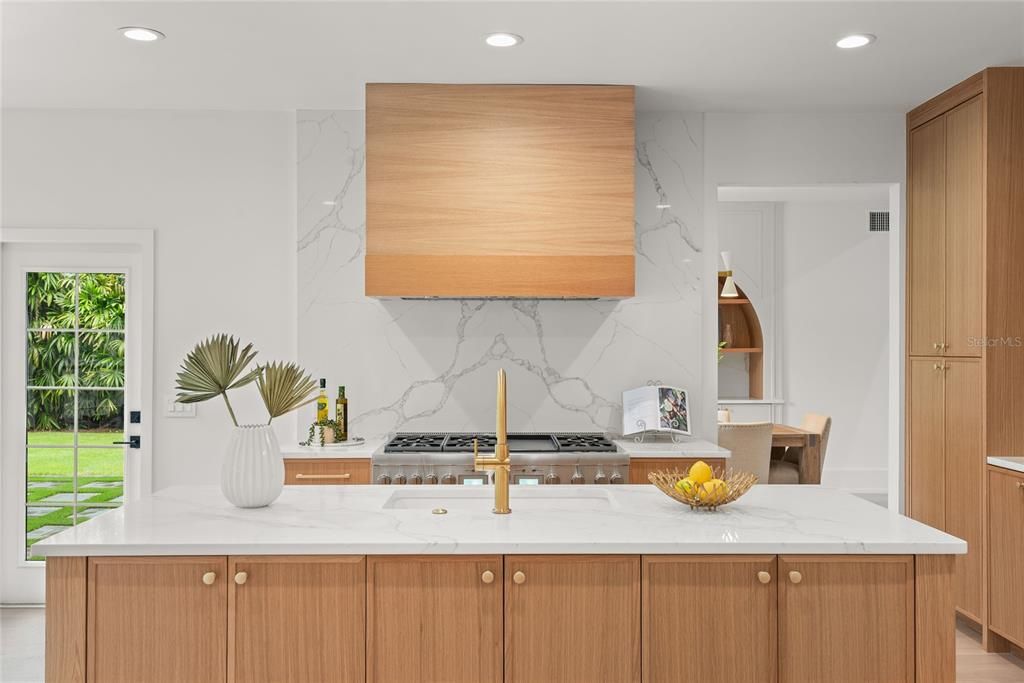 На продажу: $2,295,000 (5 спален, 3 ванн, 3691 Квадратных фут)