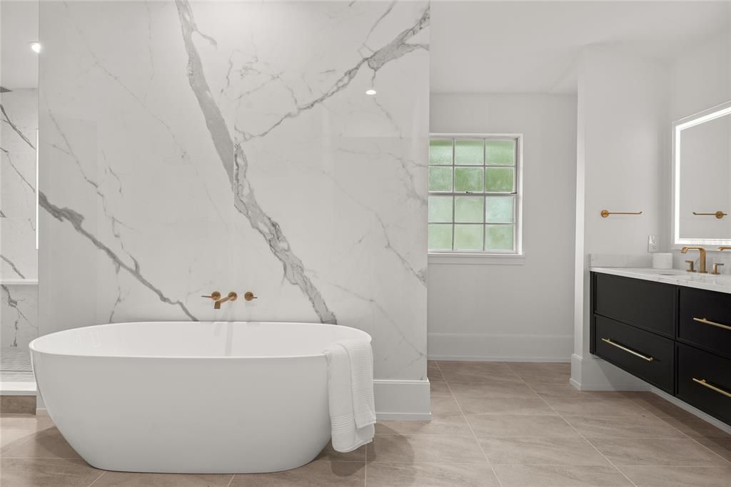 На продажу: $2,295,000 (5 спален, 3 ванн, 3691 Квадратных фут)