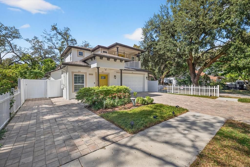 For Sale: $645,000 (4 beds, 3 baths, 2690 Square Feet)