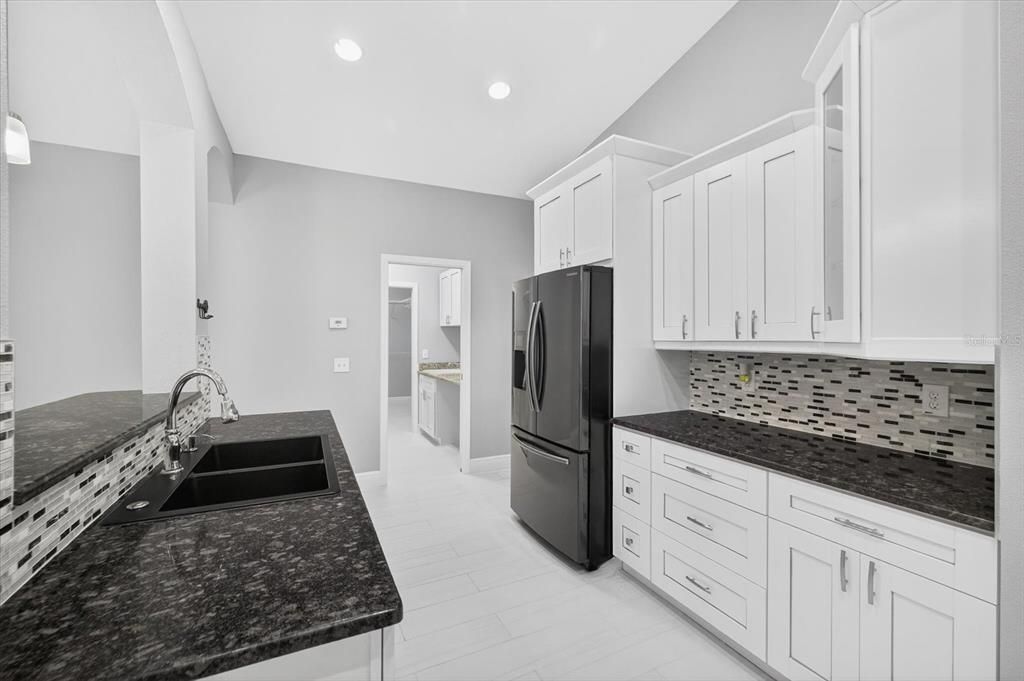 For Sale: $645,000 (4 beds, 3 baths, 2690 Square Feet)