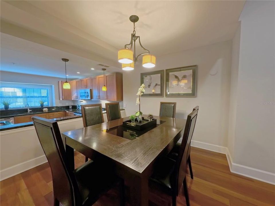 For Rent: $3,500 (4 beds, 3 baths, 2000 Square Feet)